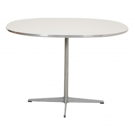 Buy Used Arne Jacobsen white super circular cafe table 100 Cm